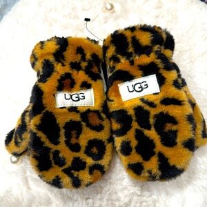 UGG gloves for girl 4-6 Yrs